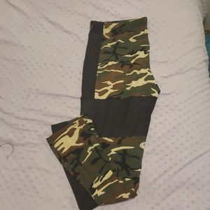 Camouflage tights